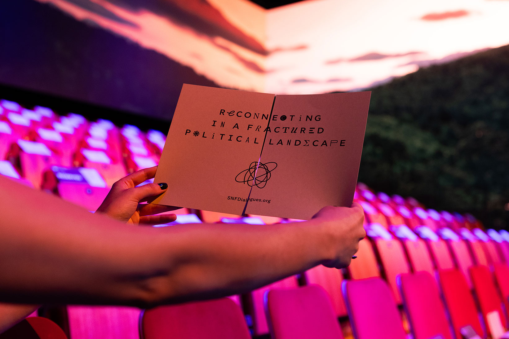 Διάλογοι του ΙΣΝ - Ψυχική υγεία: Eπανασύνδεση στο κατακερματισμένο πολιτικό τοπίο