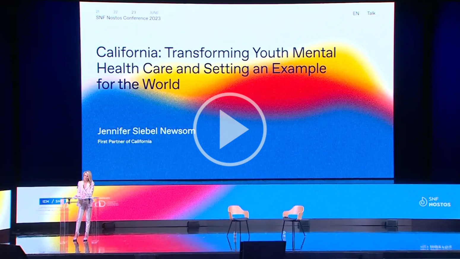 H Πρώτη Κυρία της Πολιτείας της Καλιφόρνια, Jennifer Siebel Newsom: Μετασχηματίζοντας τη φροντίδα ψυχικής υγείας των νέων στην Καλιφόρνια και θέτοντας το παράδειγμα για ολόκληρο τον κόσμο